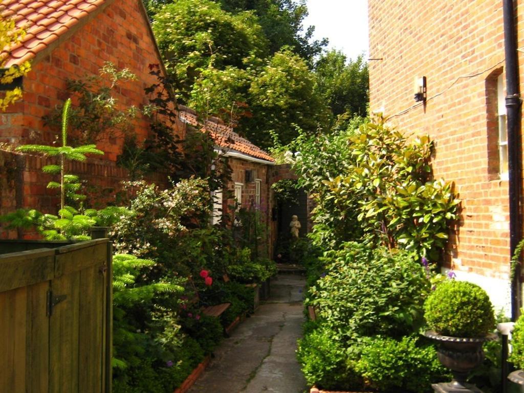 Beverley Budget Inn Экстерьер фото